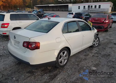 2008 Volkswagen Jetta Se/Sel from USA, damaged, VIN 3VWRM71K98M197650